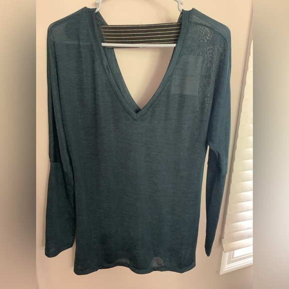 Stella & Dot Medium Dark Teal V-Neck Women's Top, NWT - Picture 1 of 2